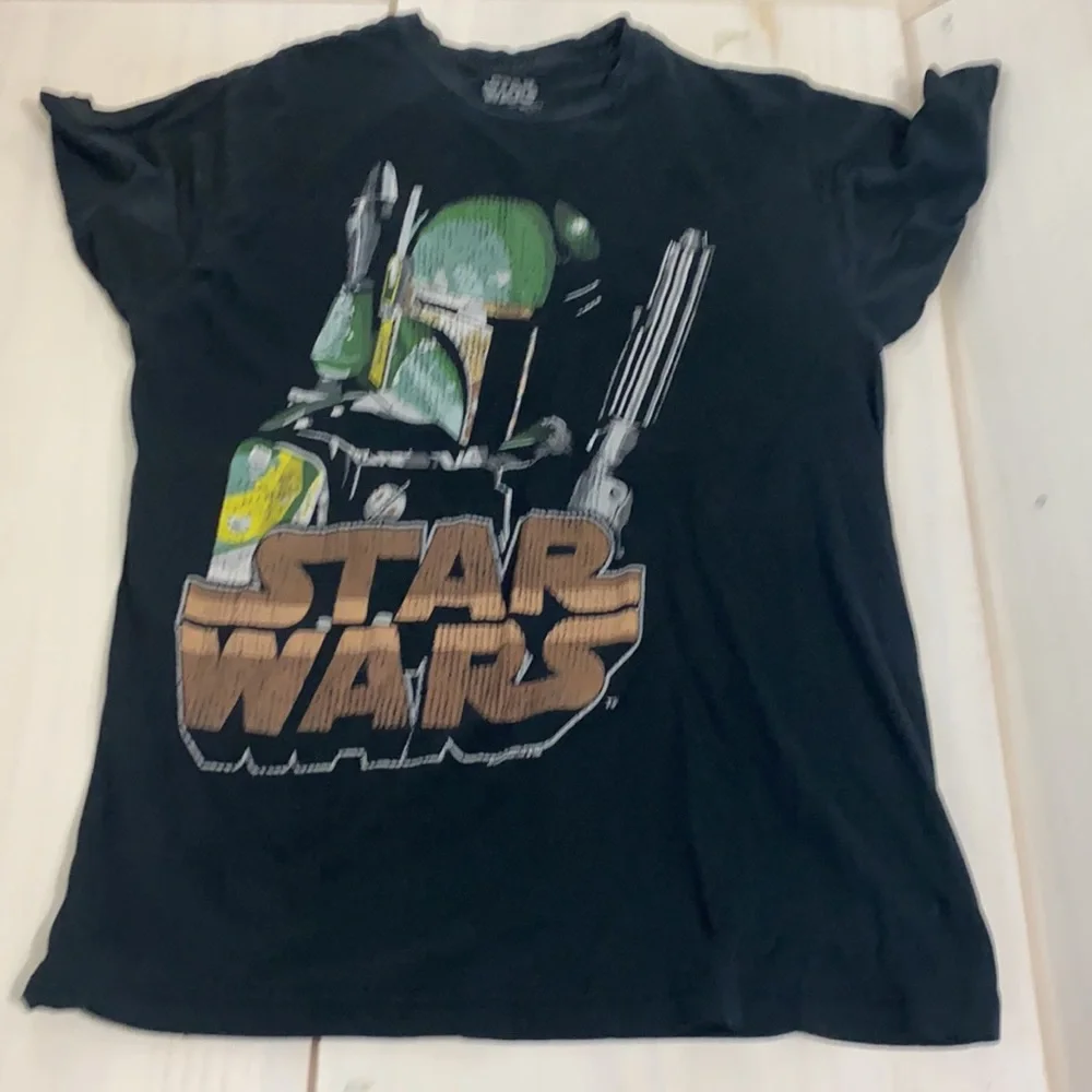 Star Wars: Boba Fett Graphic Tee - Picture 2 of 3